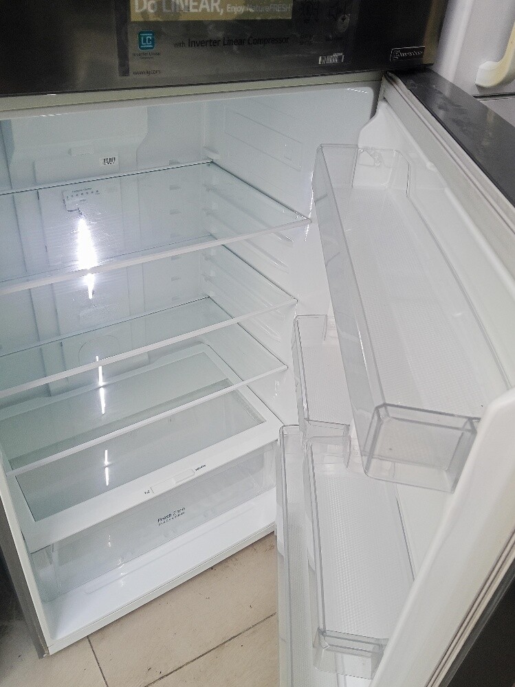LG Refrigerator for sell - 3