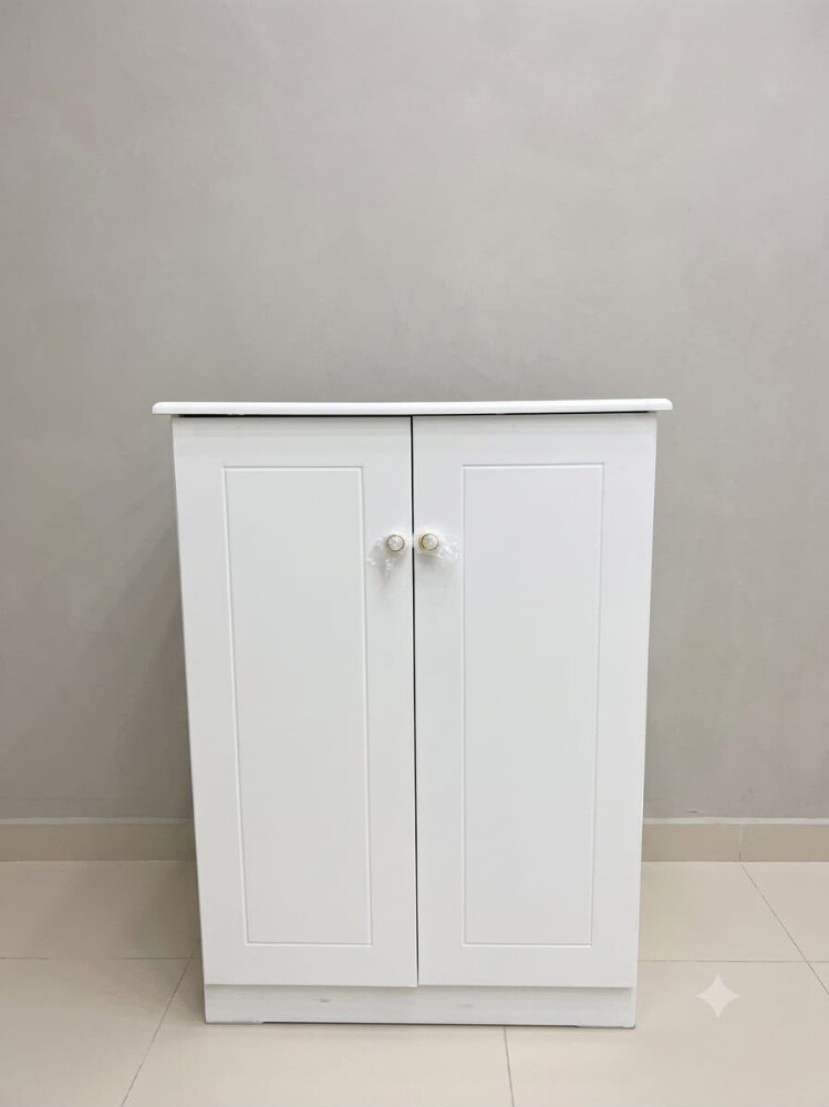 خزانة بستة أبواب متوفرة - 1