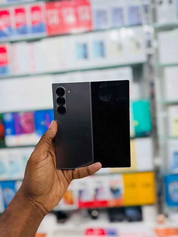 Samsung Galaxy Z Fold 6 - 6