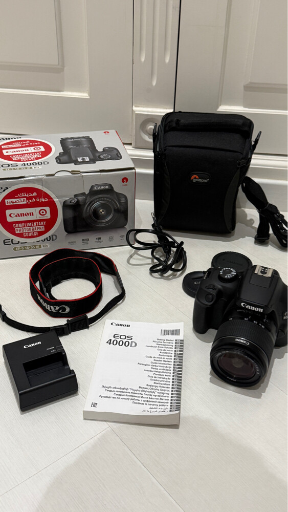 Canon EOS 4000D - 1