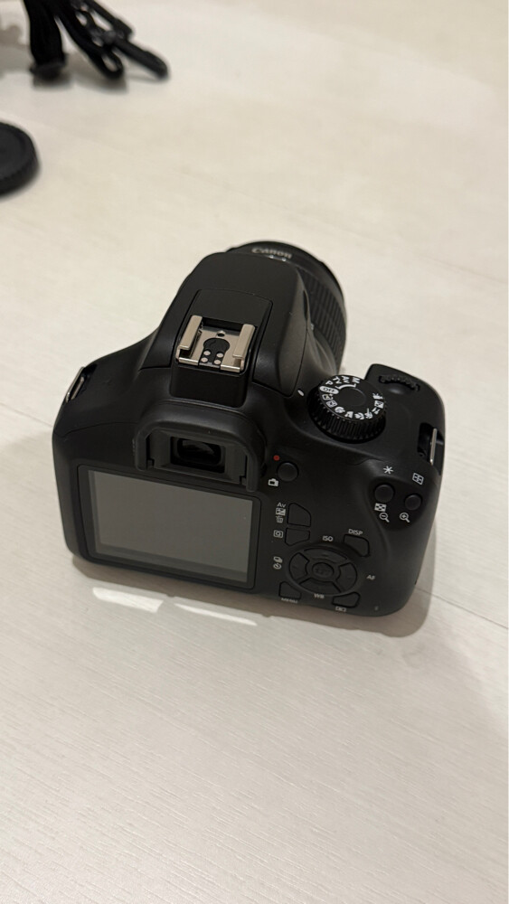 Canon EOS 4000D - 3