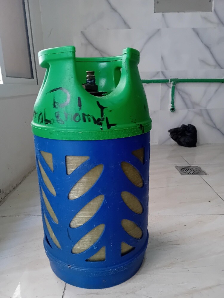 gas plate with gas cylinder - 2