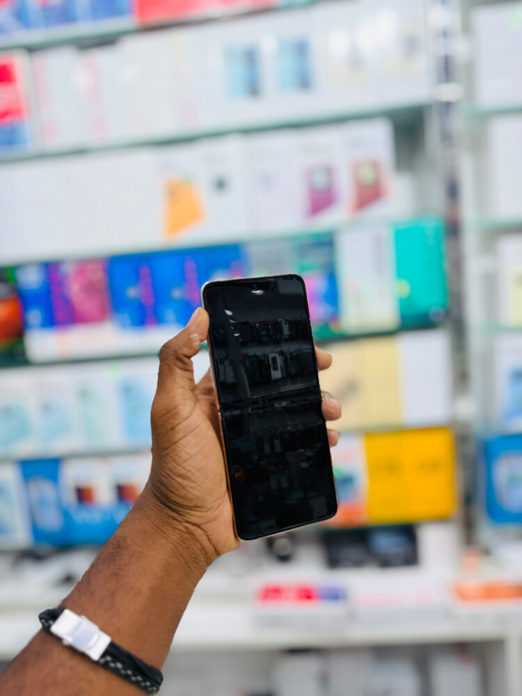 Samsung Galaxy Z Flip 4  - 3