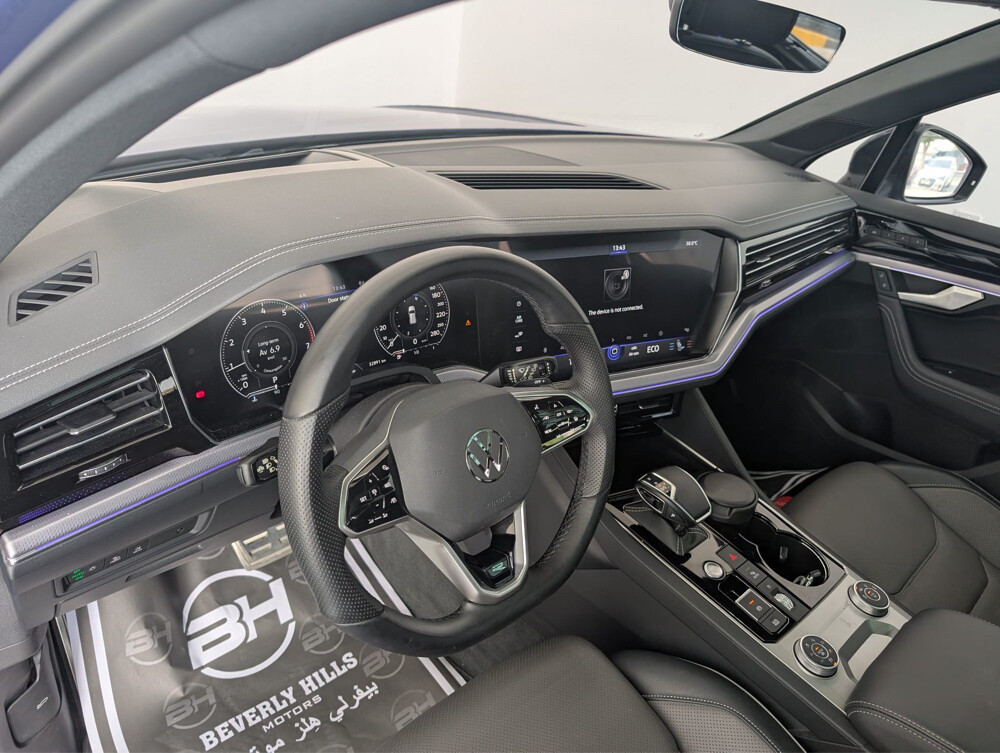 2023 Volkswagen Touareg R-Line  - 11