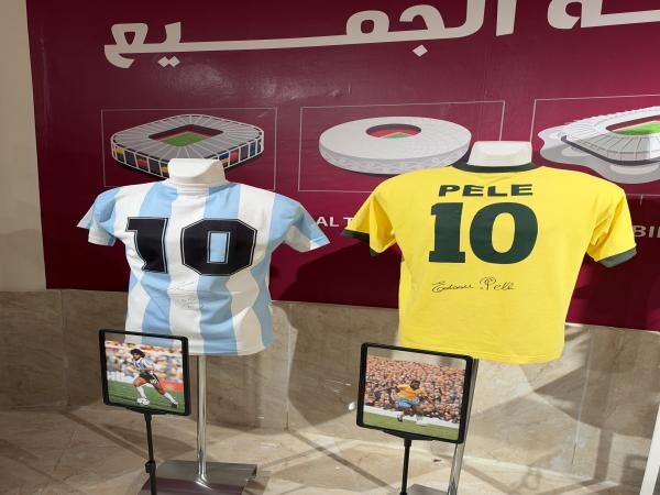 توقيع بيلية ومارادونا - 1