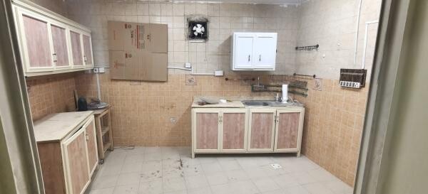 طابق اول كامل مع السطح شامل 7500 - 9