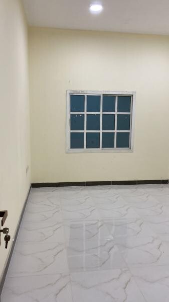 طابق اول كامل مع السطح شامل 7500 - 5