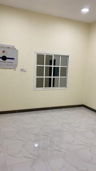طابق اول كامل مع السطح شامل 7500 - 2