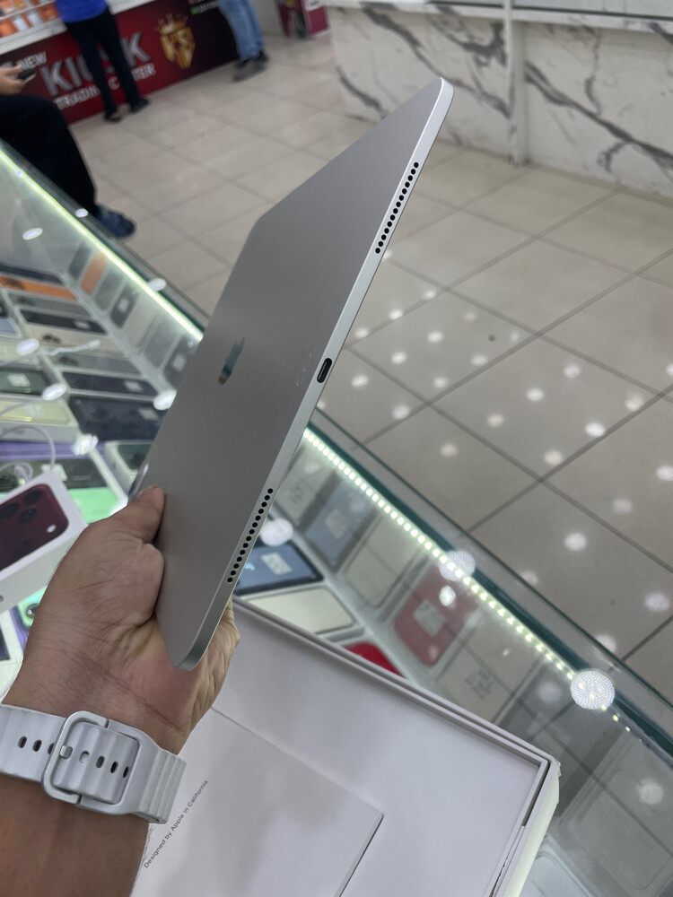 iPad Pro 13 M5 1month use only - 3