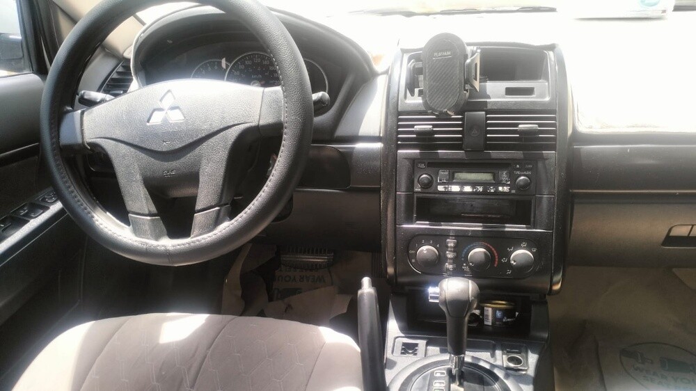 Mitsubishi car - 6