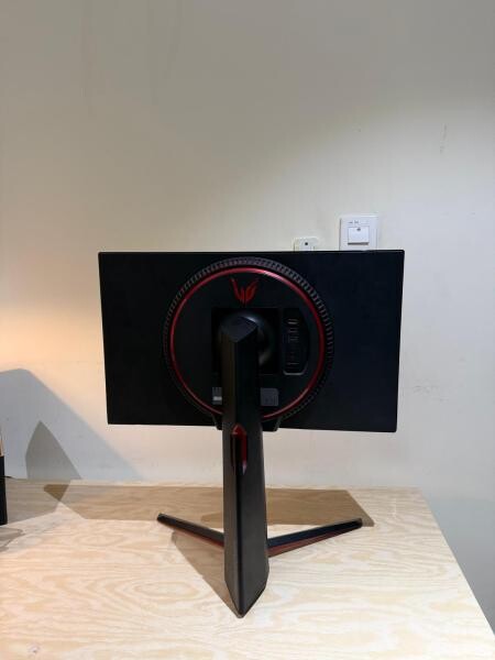 LG UltraGear 24 - 2