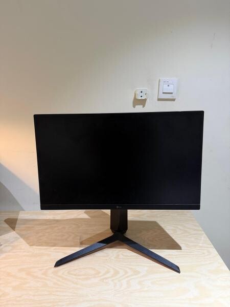 LG UltraGear 24 - 1