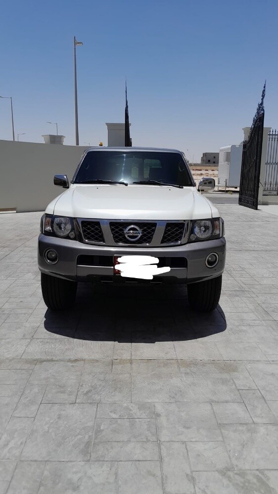 Nissan safari - 1