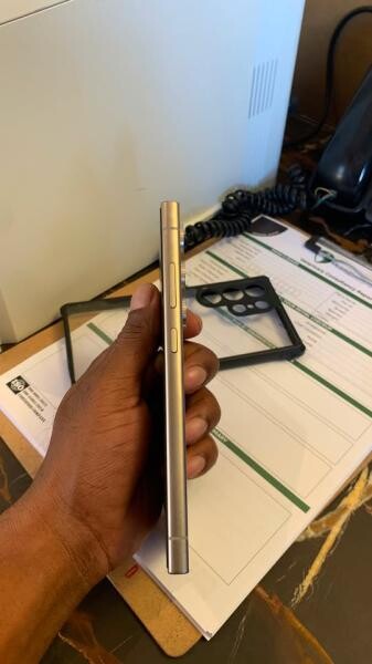 URGENT SALE: S24 Ultra 256 GB - 3