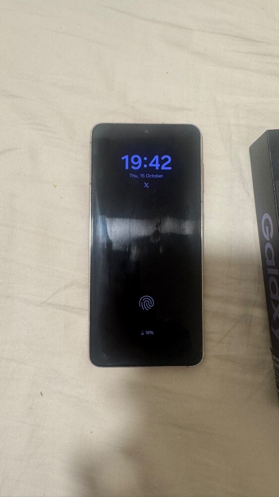 samsung S21 5G.  8 / 256 - 2