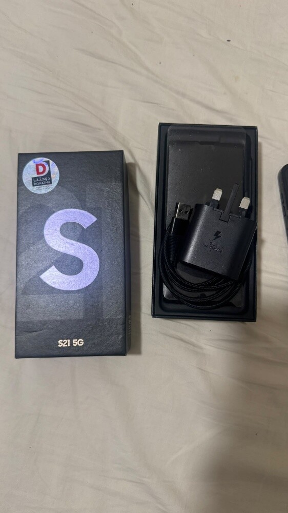 samsung S21 5G.  8 / 256 - 4