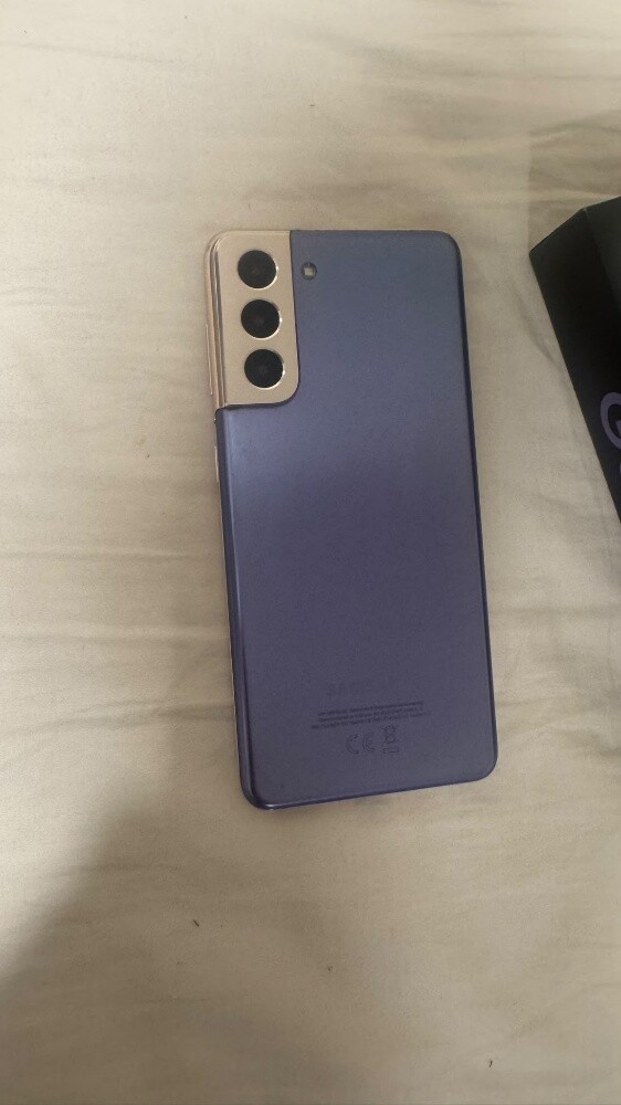 samsung S21 5G.  8 / 256 - 3