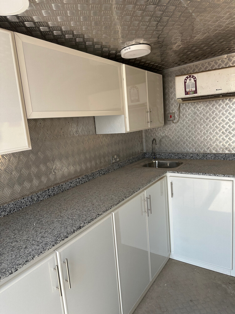 كبينة مطبخ بحالة جيده و مجدده  - 7