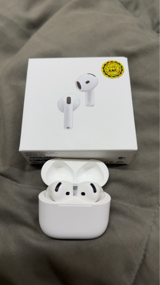 apple AirPods 4 - 1
