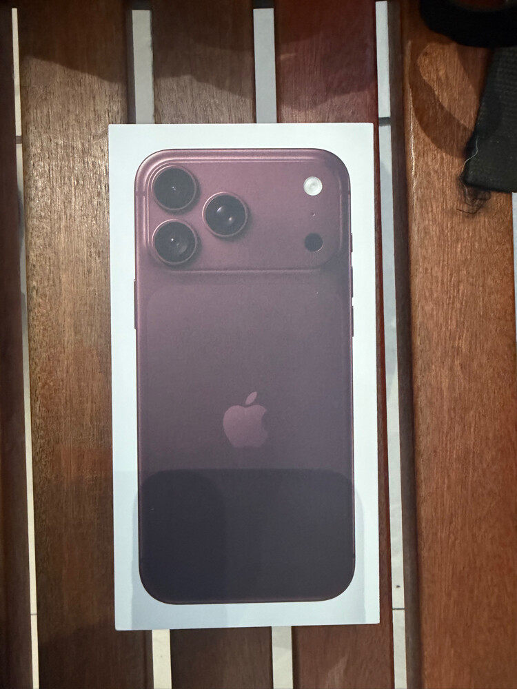 IPhone 18 Pro Max 256 Burgundy Arbc - 2