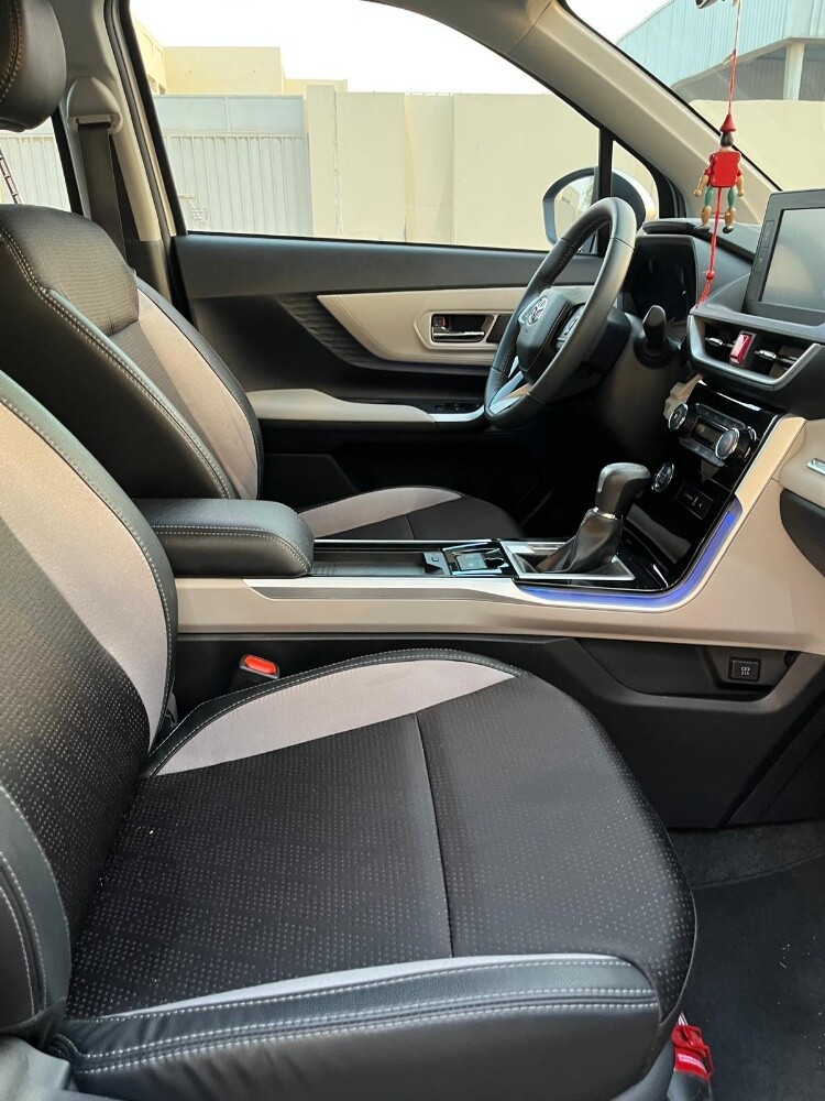Toyota Veloz - 6