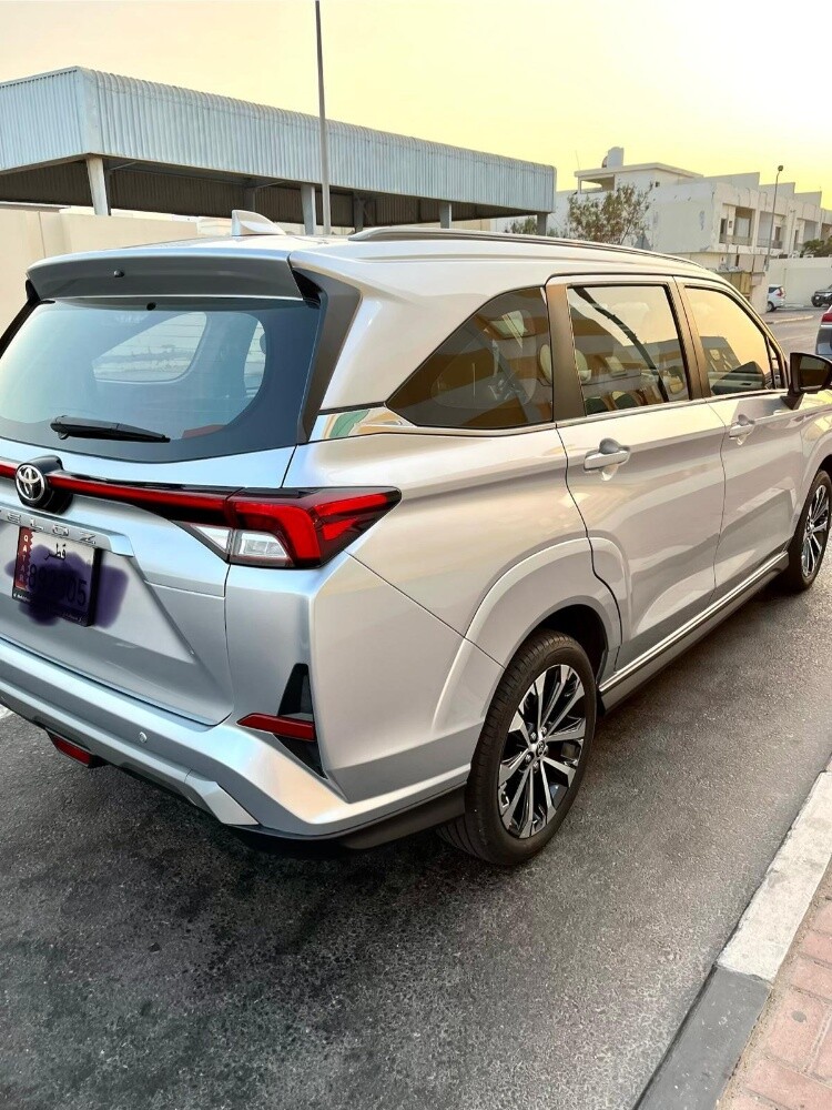 Toyota Veloz - 4