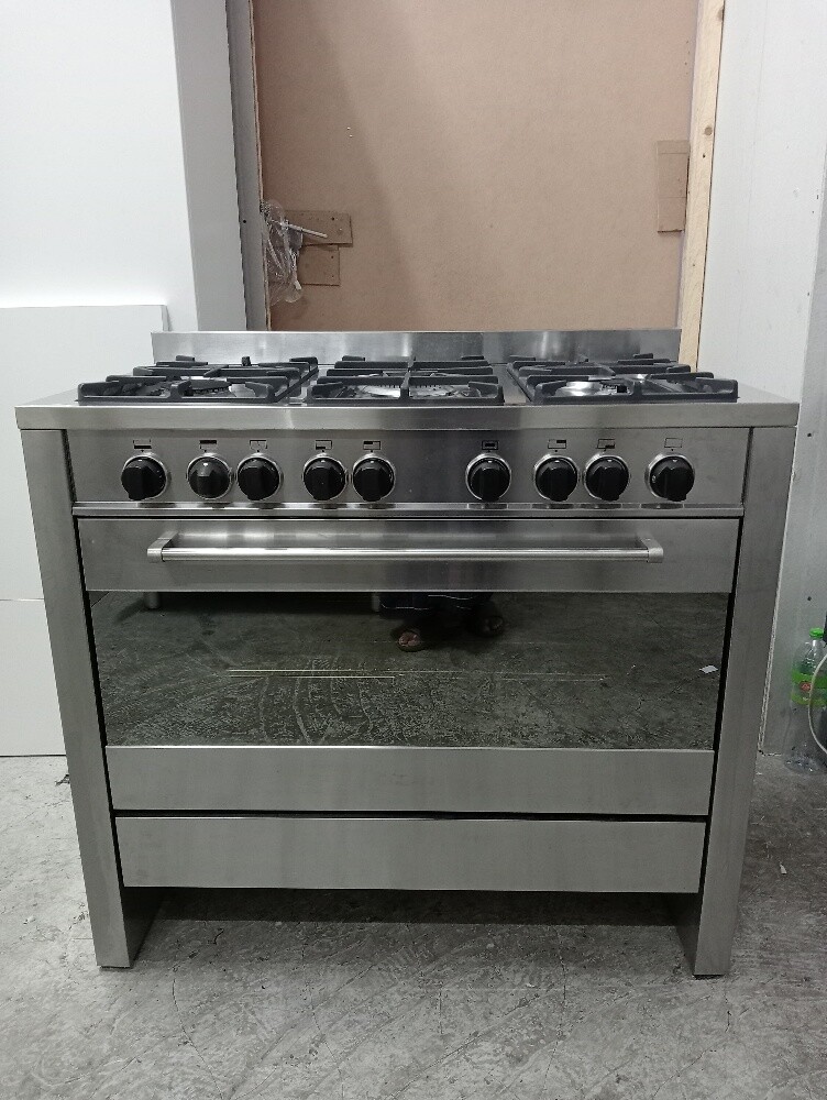 Italian Gas Cooker - 3