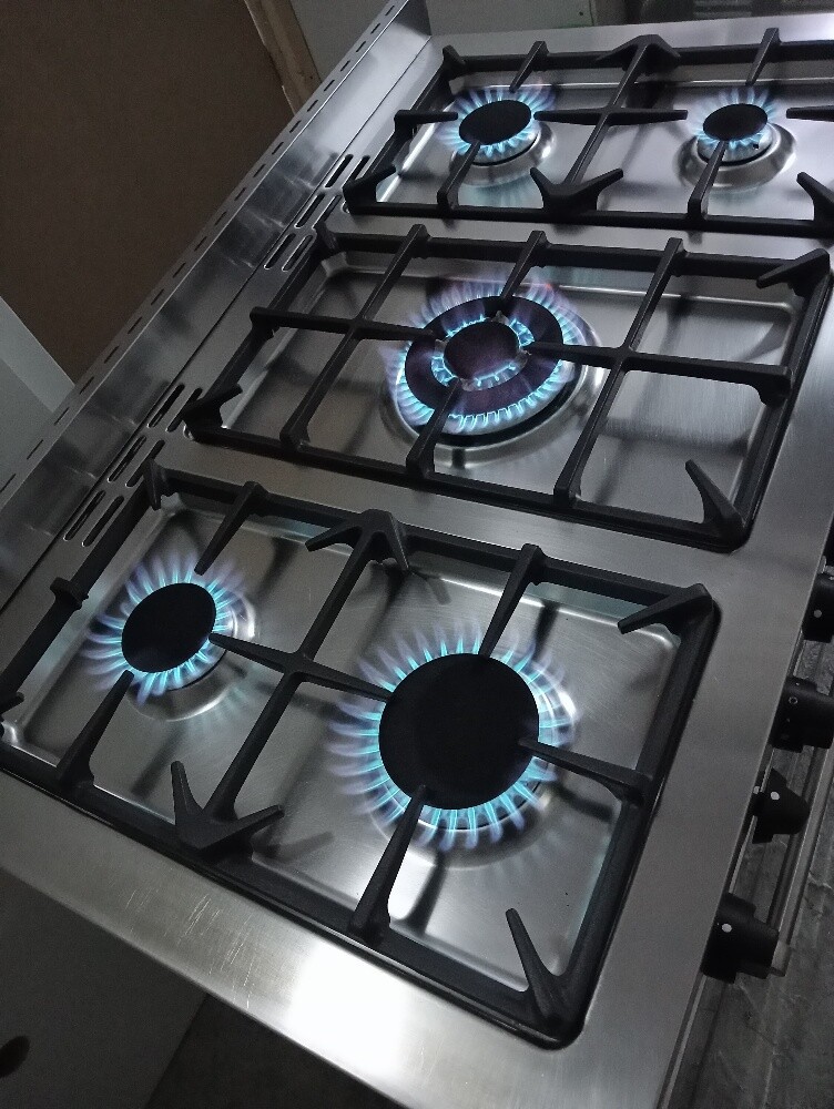 Italian Gas Cooker - 1