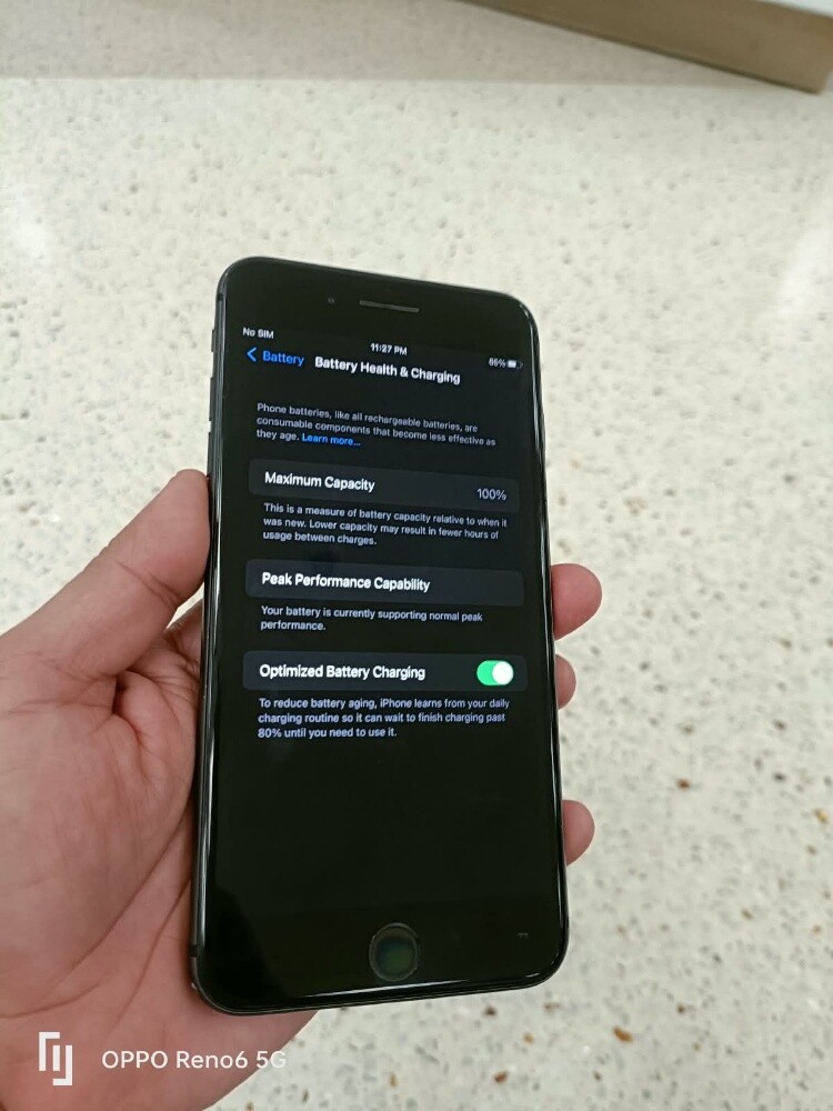 I phone 8 plus 64GB - 2