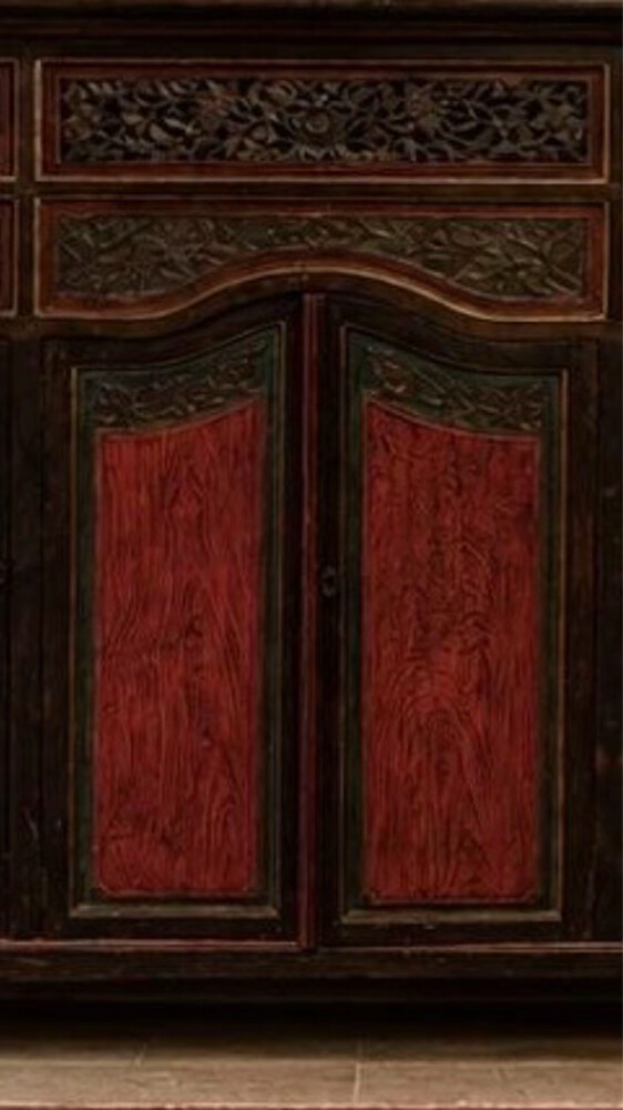 vintage  carvedwood big cabinet - 2