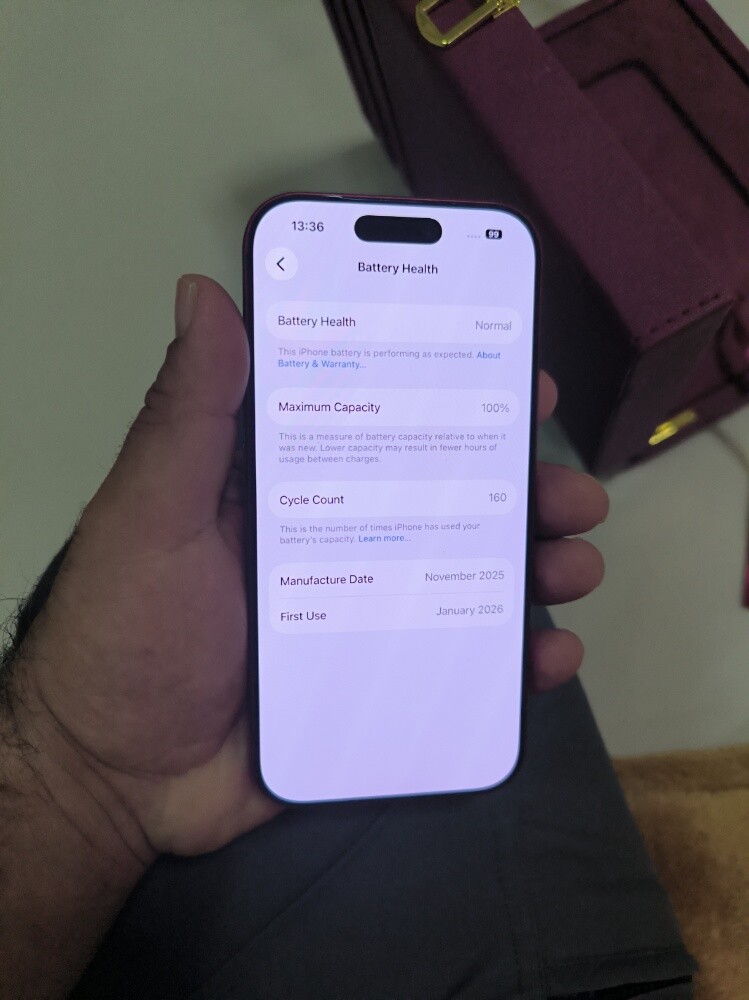 ايفون 17برو عنابي بسريحة - 5