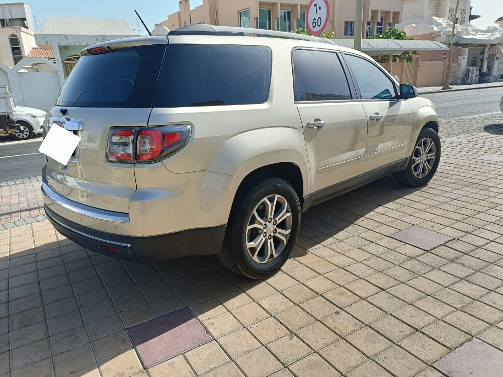 2016 GMC Acadia - full insurance - 1