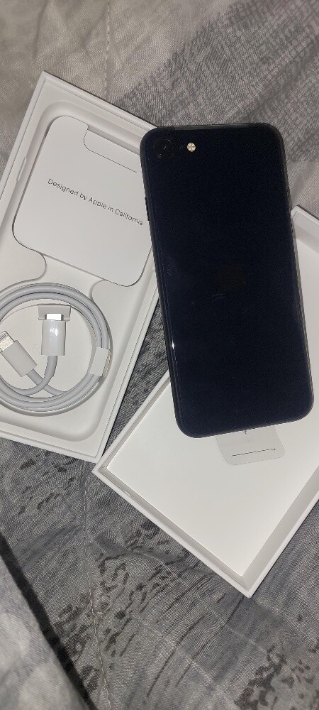 Apple iPhone SE 3rd Generation - 4