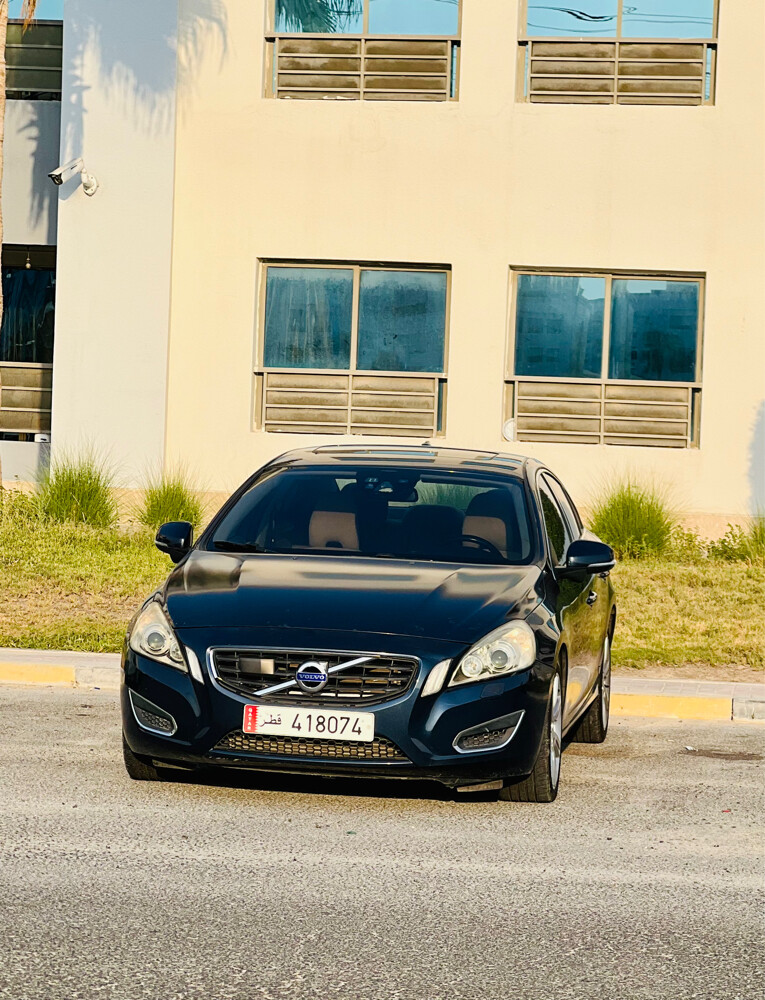 VOLVO 2011 S 60  T6 AWD - 1