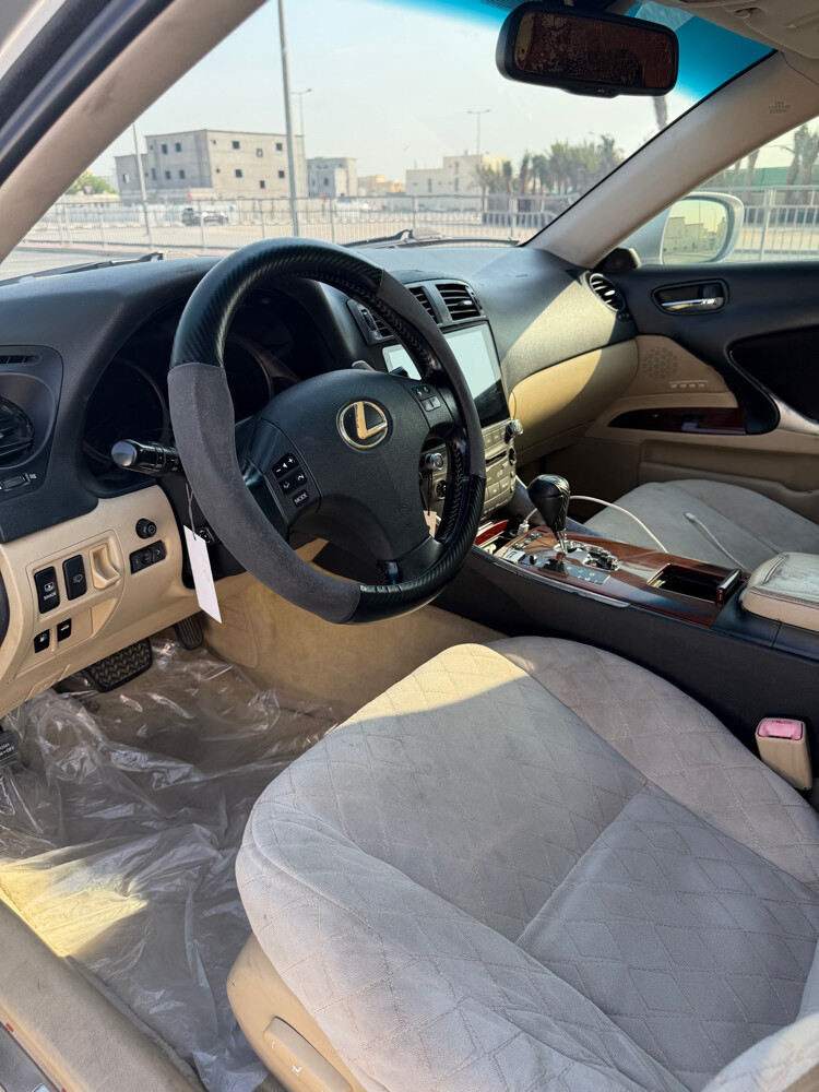 Lexus is 300 - 4