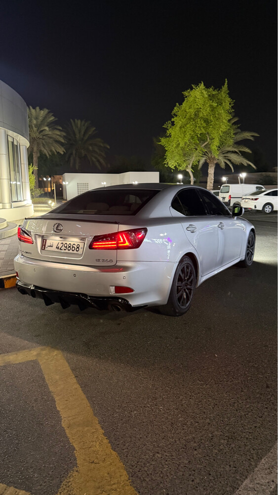 Lexus is 300 - 2
