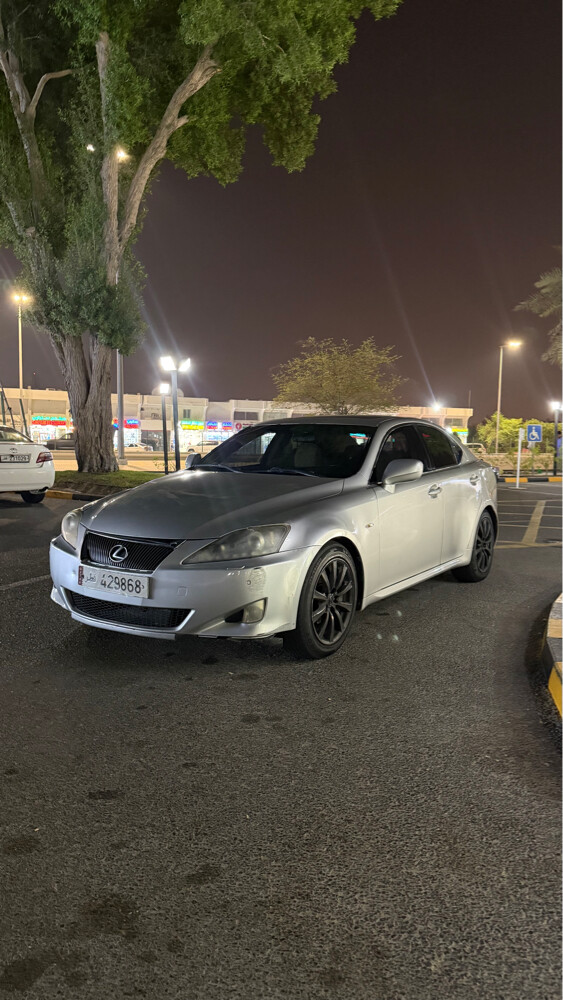 Lexus is 300 - 3