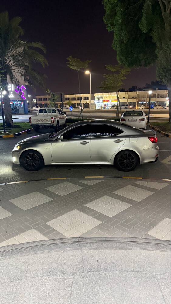 Lexus is 300 - 5