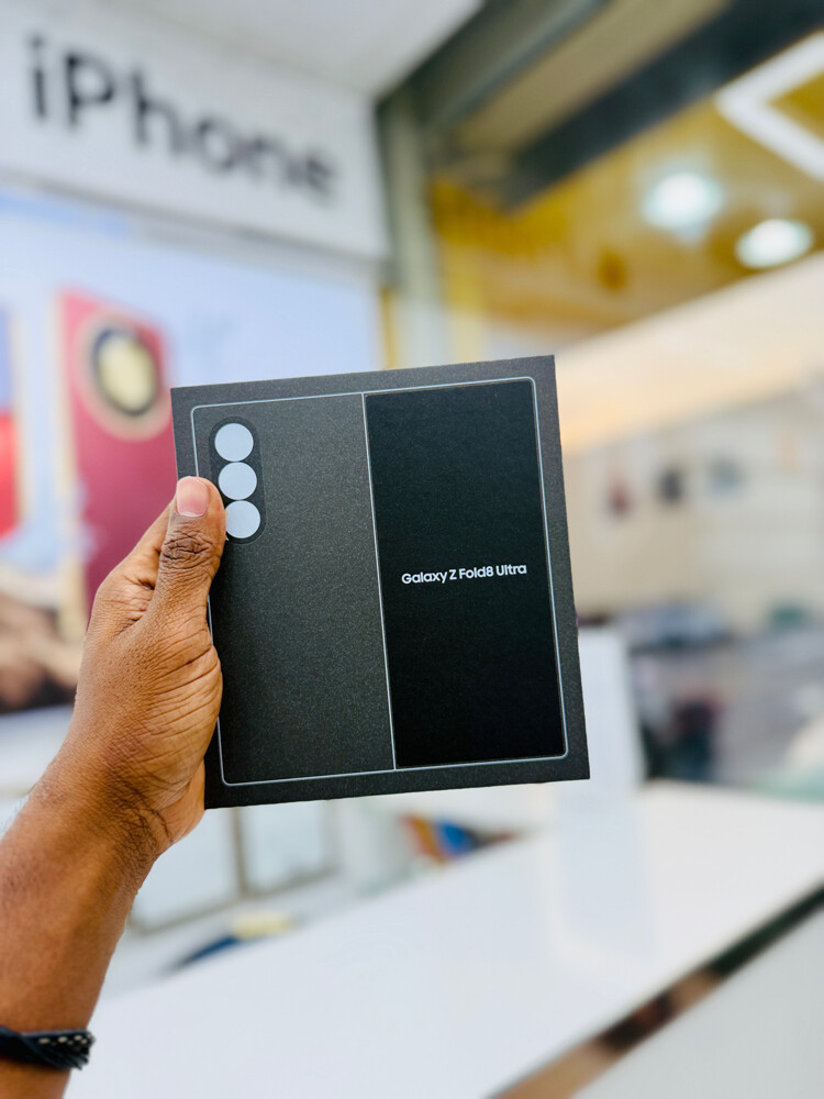 Samsung Galaxy Z Fold 8 Ultra  - 4