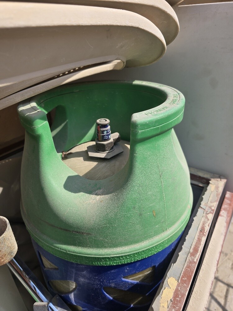 Gas cylinder - 1