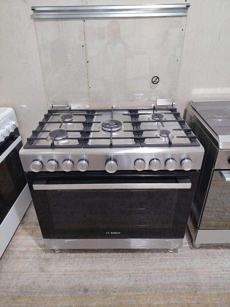 BOSCH Almost new Stove - 2