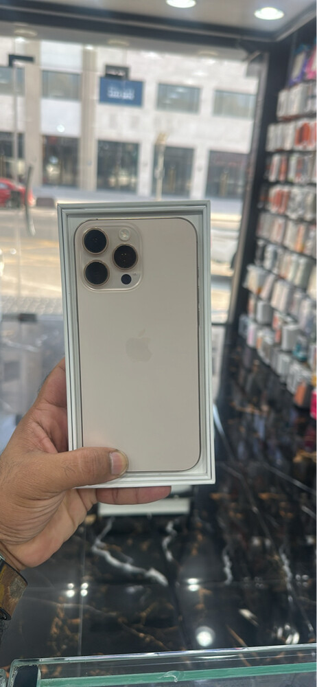 Iphone 16 pro max - 1