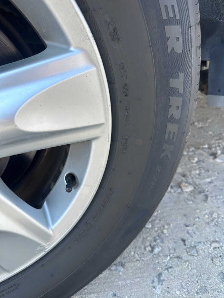 for sale vxr 2011 rims with new tir - 2