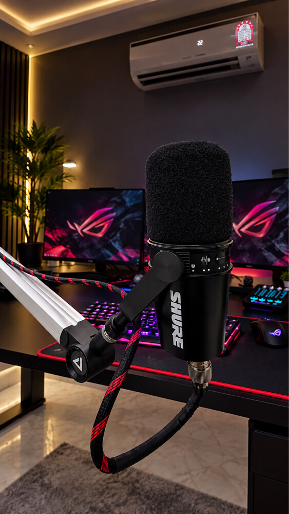 Shure MV7 Mic - 2