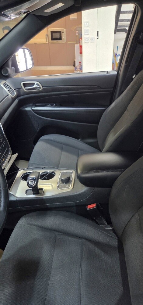 Jeep Cherokee - 8