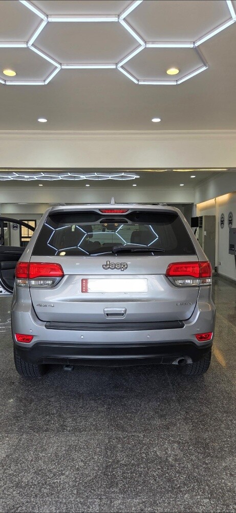 Jeep Cherokee - 4