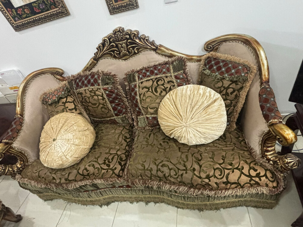 صالون مع طاولات  - 5