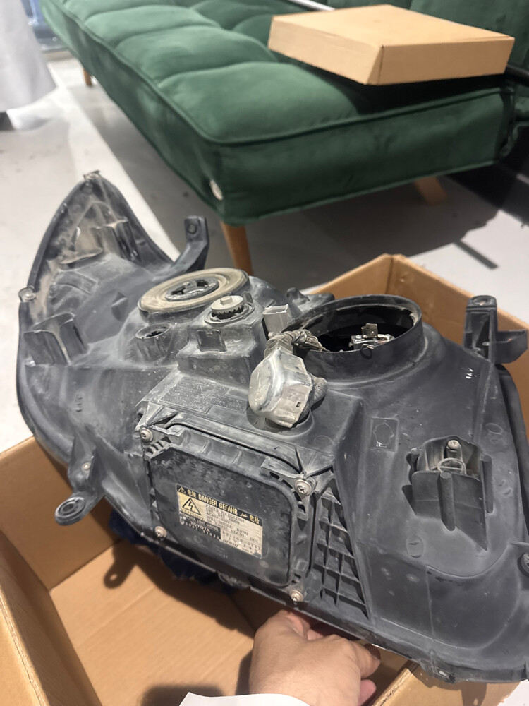 ‏head light Toyota - 2