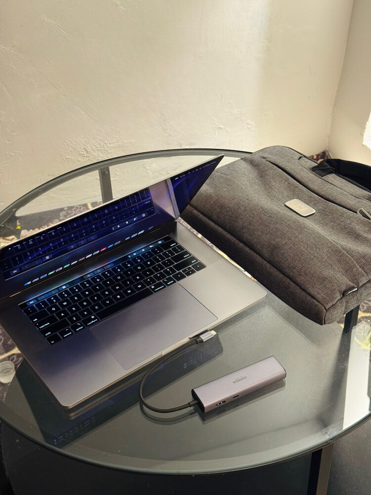 Apple MacBook Pro 15-inch (2019) - 2