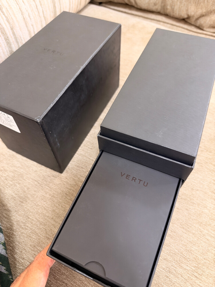 VERTU - 4